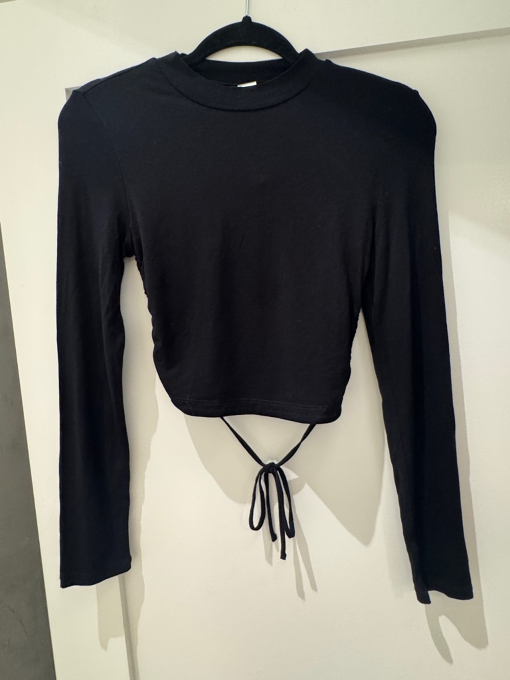 Black Long-Sleeve Open Back, Crop Top